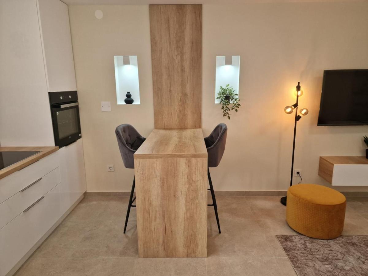 Studio Apartment Mare With Private Garden And Jacuzzi Vinkuran Ngoại thất bức ảnh